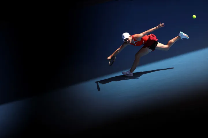 Négy évre eltiltották Simona Halepet a teniszezéstől