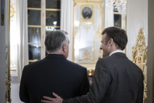Még nem létező nukleáris üzemanyagot választ a kormány, így az orosz függés tovább marad fenn Pakson