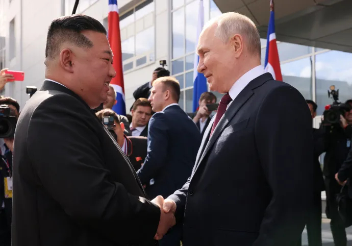 Vlagyimir Putyin és Kim Dzsongun találkozik – Fotó: Mikhail Metzel / Kreml / Sputnik / Reuters