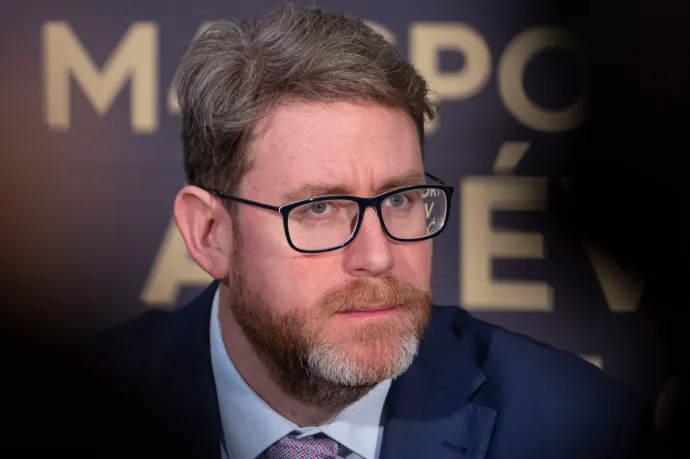 Reagált az amerikai nagykövetség Szöllősi György vízumügyére