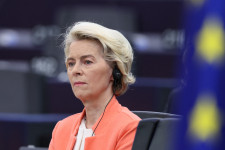 Nekimegy a kínai e-autóknak az EU, pedig a napelemeknél ezzel egyszer már elbukott