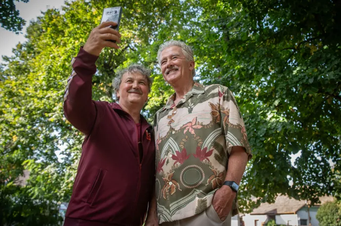 A Dallas Bobbyjával forgat gombfociőrültekről szóló filmet Scherer Péter Vácon