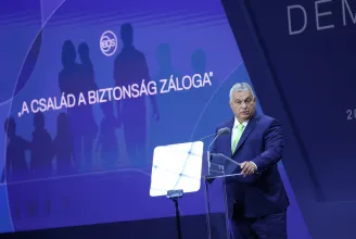 Orbán a Demográfiai Csúcson: A gyerekekért vívott csata nem zsebben, hanem fejben dől el