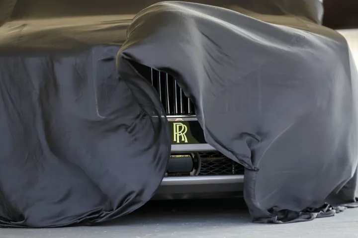 A Rolls-Royce tervezett egy annyira tökéletes autót, hogy az utasai rosszul lettek