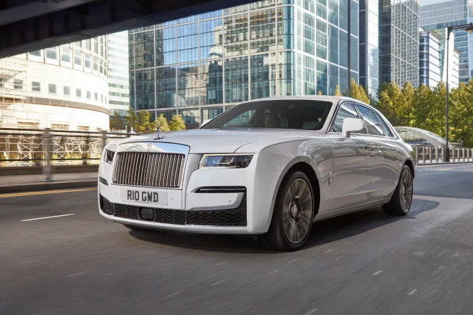 A Rolls-Royce tervezett egy annyira tökéletes autót, hogy az utasai rosszul lettek