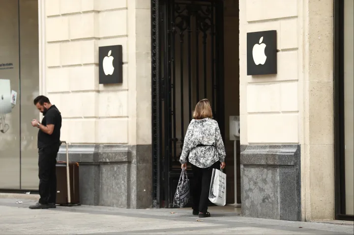 Az Apple frissíti az iPhone 12 modelljeit Franciaországban