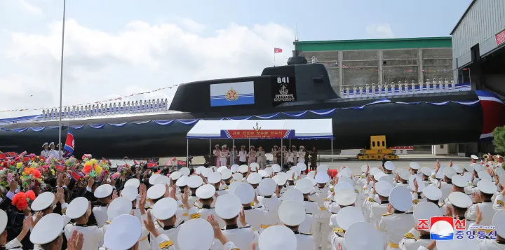 Új típusú észak-koreai atom-tengeralattjáró vízrebocsátási ünnepsége 2023. szeptember 8-án – Fotó: KCNA / Reuters