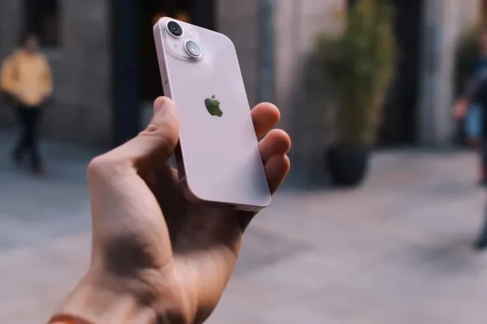 Az Apple végleg elásta az iPhone Minit