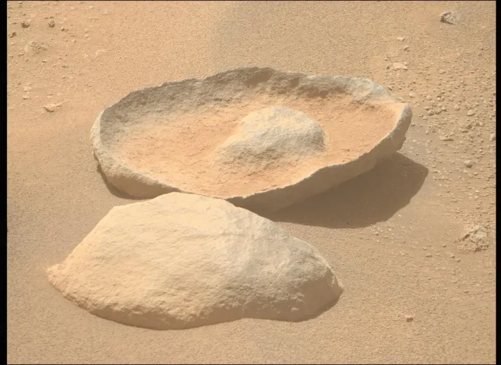 Az avokádót idéző kövek a Marson – Fotó: NASA