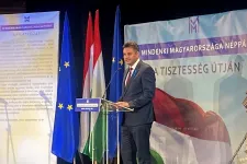 Márki-Zay rendszerváltást hirdetett, és a náci Németország háborújához hasonlította a Fidesz tavalyi győzelmét