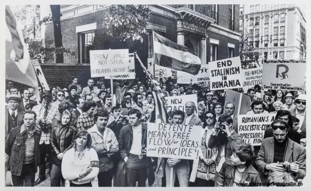Az 1976-os New York-i tüntetés – Fotó: Brian Alpert / Keystone / Forrás: Muzeul de fotografie 