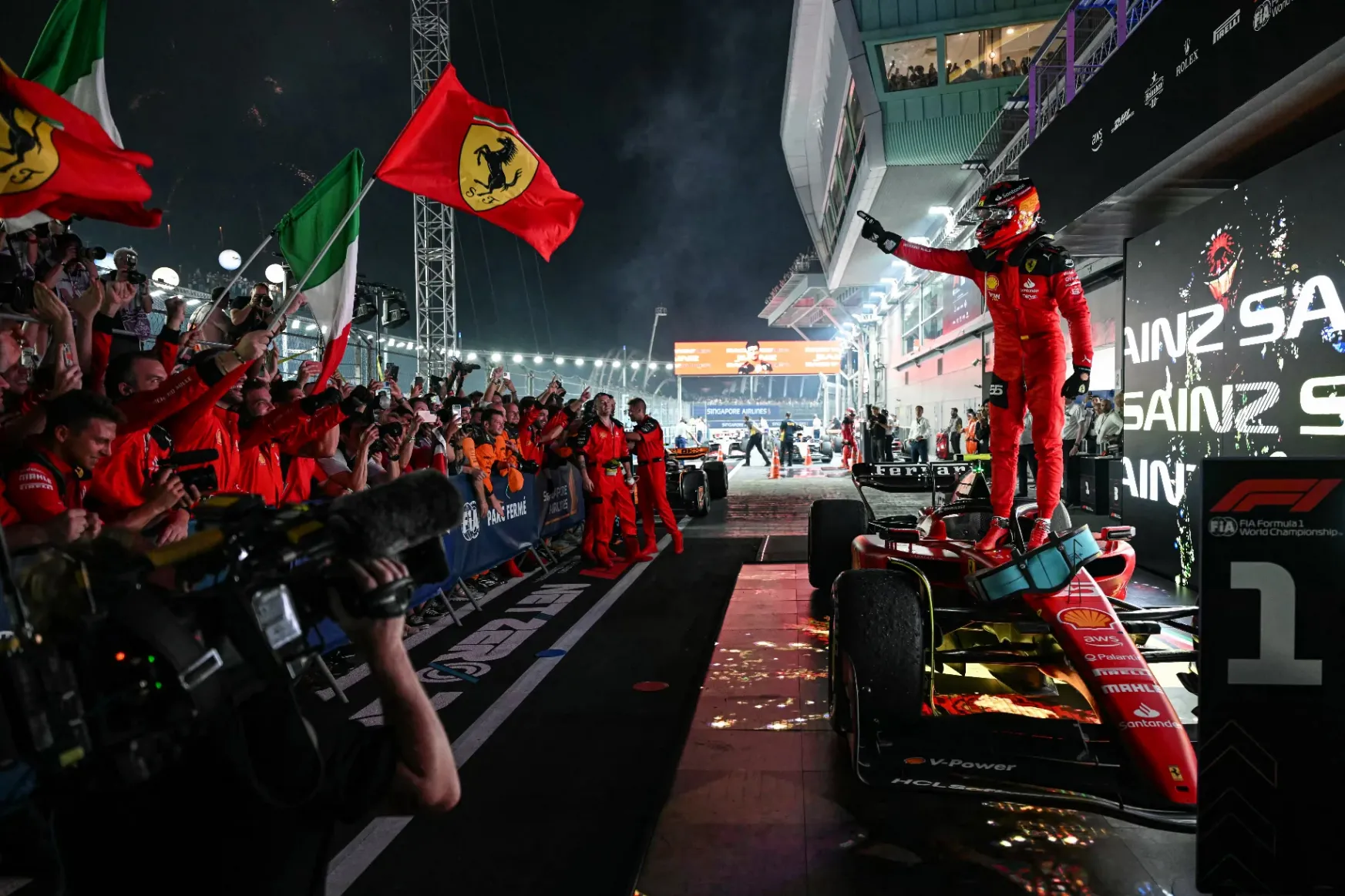 Saját tökéletessége ütött vissza a Red Bullnak – így ment el Szingapúrban Verstappenék hibátlan F1-szezonja