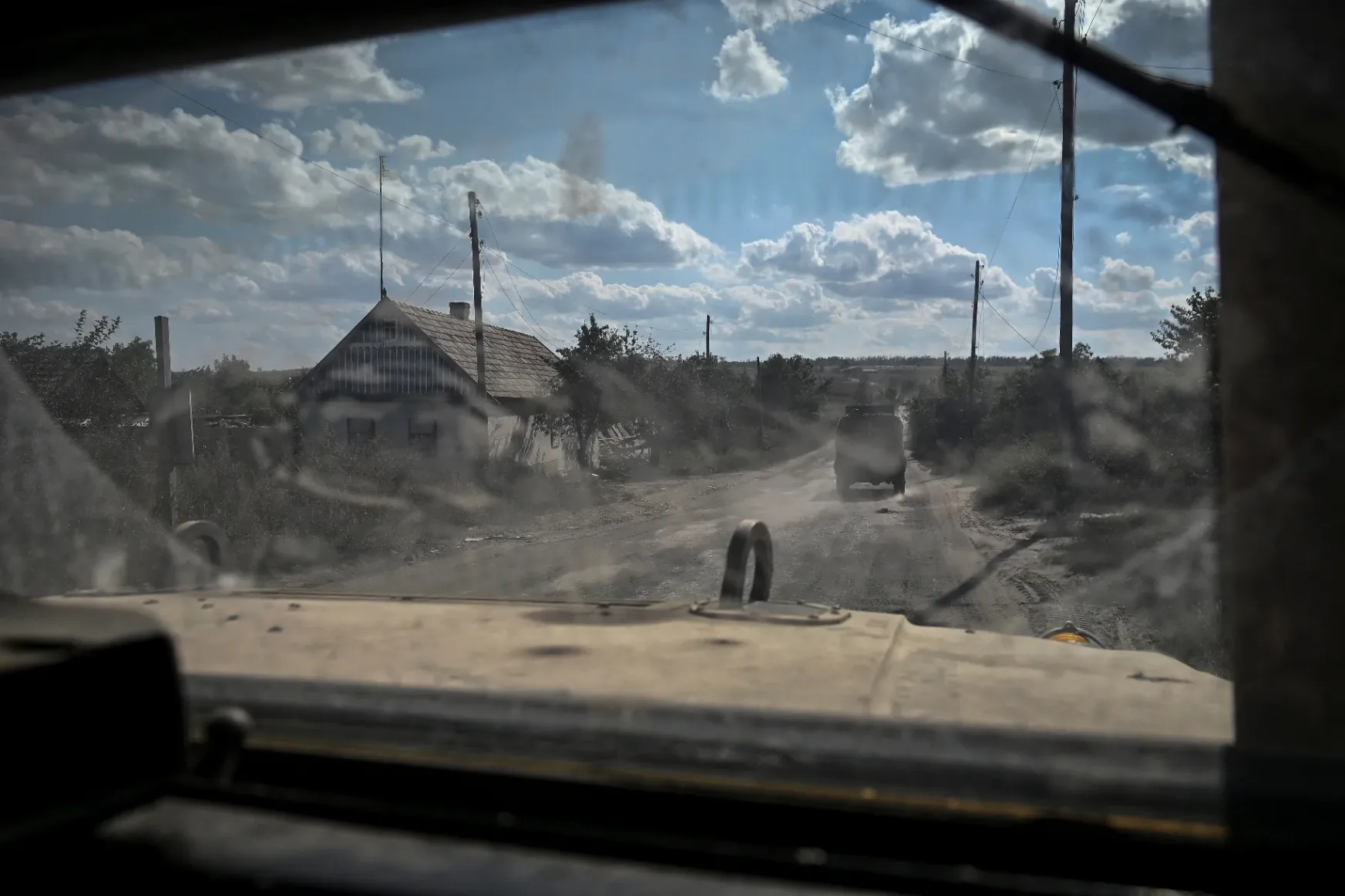 Brit hírszerzés: Az ukrán erők közelednek a Bahmutba vezető egyik fő utánpótlási útvonalhoz