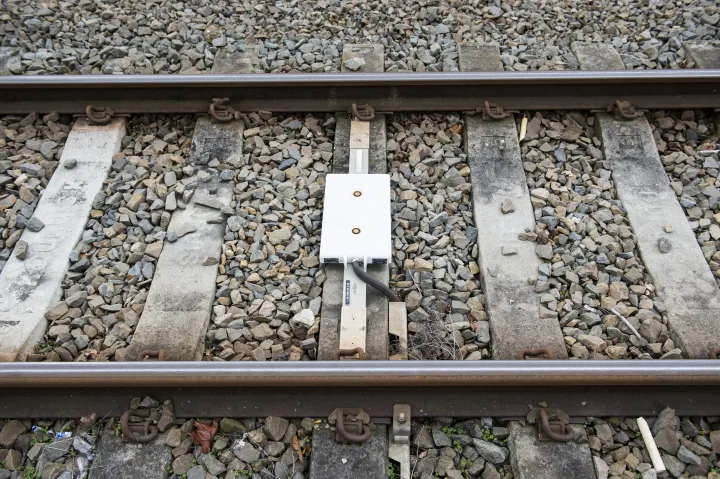 Az egyik első ETCS-rendszer a belga Aubange-t és a luxemburgi Rodange-t összekötő vasútvonalon – Fotó: Anthony Dehez / Belga Photo / AFP