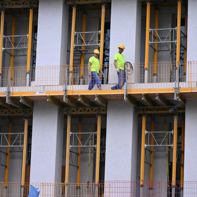 Mire elég, hogy több időt töltünk munkában, mint a nyugat-európaiak?