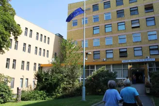 Hálapénzt fogadott el a dunaújvárosi kórház két dolgozója, büntetőeljárás folyik ellenük