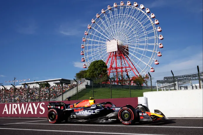 Verstappen nagyon odacsapott a mezőnynek Japánban, fél másodperc előnnyel nyerte az F1-időmérőt