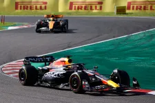 F1: Verstappen utcahosszal nyert Japánban, a Red Bull 6 futammal a vége előtt világbajnok