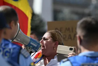Ha holnap lennének a választások, Șoșoacă SOS Romániája bejutna a parlamentbe