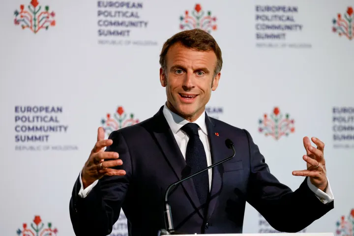 Emmanuel Macron francia elnök az Európai Politikai Közösség második csúcstalálkozóján a moldovai Bulboacában 2023. június 1-jén – Fotó: Ludovic Marin / AFP