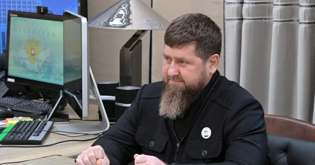 El líder de Chechenia está orgulloso de que su hijo de 15 años haya golpeado a un hombre que quemó el Corán