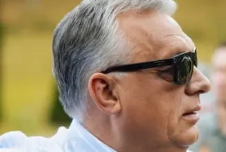 Makogó Kósa Lajossal és Ákos-dalt éneklő Orbánnal reklámozza magát a Sztárban sztár leszek!