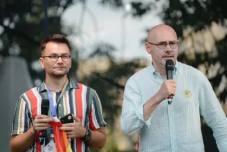 Románia most már tényleg köteles kidolgozni az LMBTQ+ párokat elismerő törvényes keretet