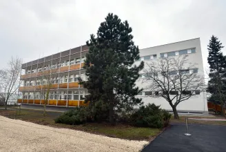 Bár tényleg van átszervezés, azt ígérik, hogy mindenkit ellátnak a kistarcsai kórházban
