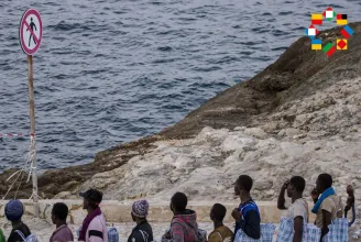 Arte: Lampedusa szigete belefullad a menekültáradatba, és nem úgy tűnik, hogy hamar jönne a segítség