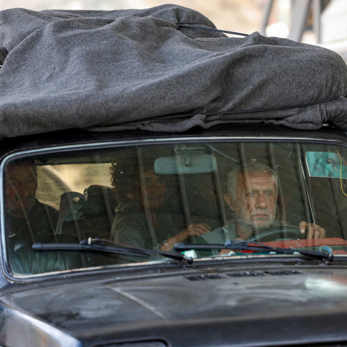 Kilométeres sorokban menekülnek a szülőföldjükről: az örmény exodus tragédiája