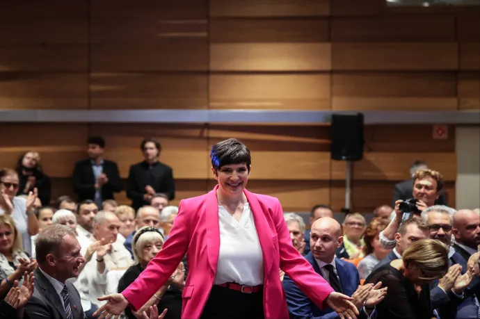 „Az állam nem a milliárdosoké” – tőkeellenes, szociáldemokrata programot hirdetett a DK