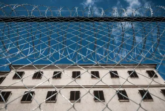 Fogvatartottat bántalmazó börtönőröket tartóztattak le Debrecenben