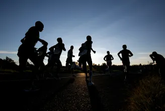 Két naiv fiatal a hasonmástrükkre építve akart nyerni a világ legnagyobb ultramaratonján