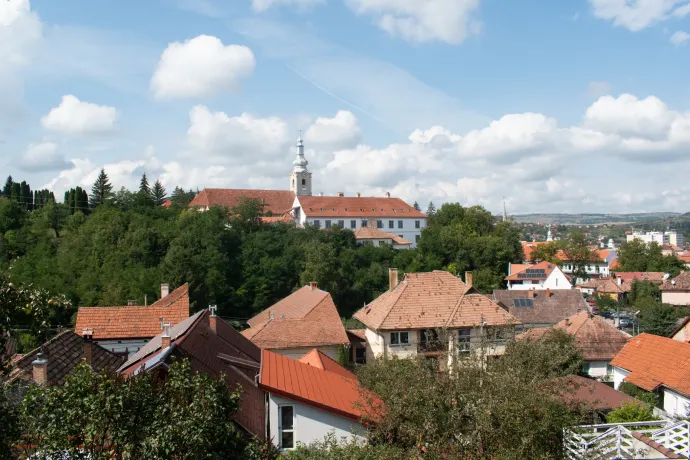 Kisvárosi bulikörkép Székelyudvarhelyen: patinás kocsmák zárnak be, fogynak a partilehetőségek