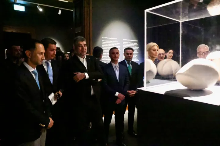 Szombattól látogatható a temesvári Brâncuşi-kiállítás, már Marcel Ciolacu miniszterelnök is megnézte