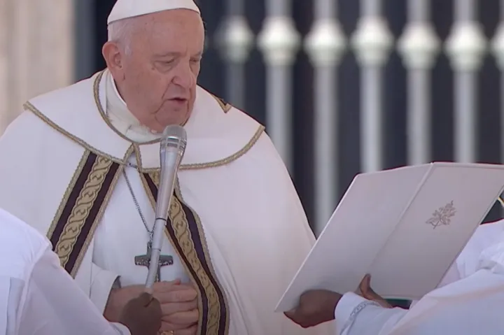 Ferenc pápa 21 új bíborost kreált szombaton