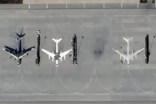 Oroszország harci repülők sziluettjét festhette fel egy légibázis aszfaltjára