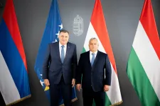 <em>Dodik</em> <em>Orbánról</em>: Az ő politikájával az EU-nak van esélye a túlélésre