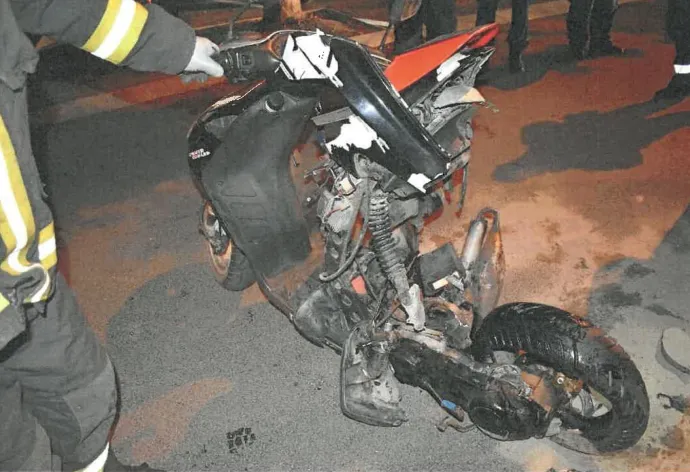 A robogó és az autó állapota a baleset után – Fotó: Budapesti Rendőr-főkapitányság