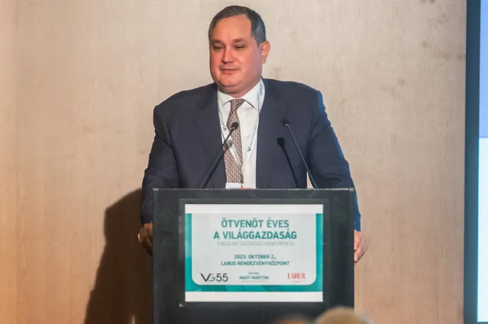 Önkéntes kamatplafont kér a bankszövetségtől a kormány, már a jövő heti szerződéseket is érintheti