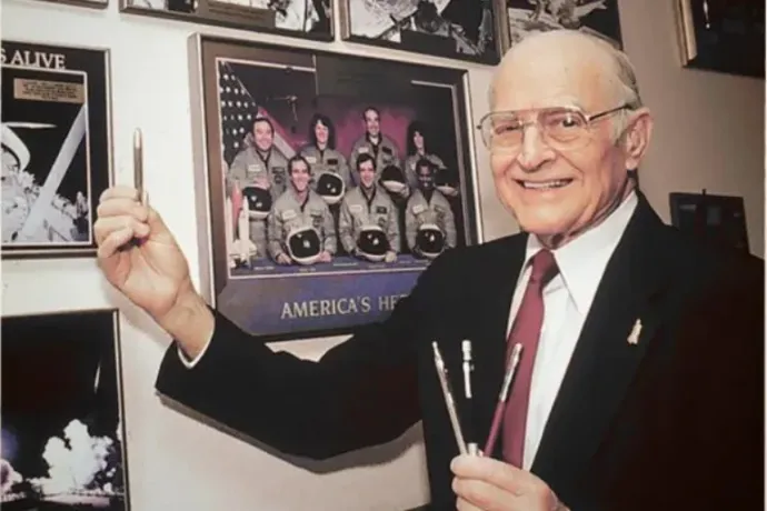 A milliárddolláros amerikai űrtoll legendája