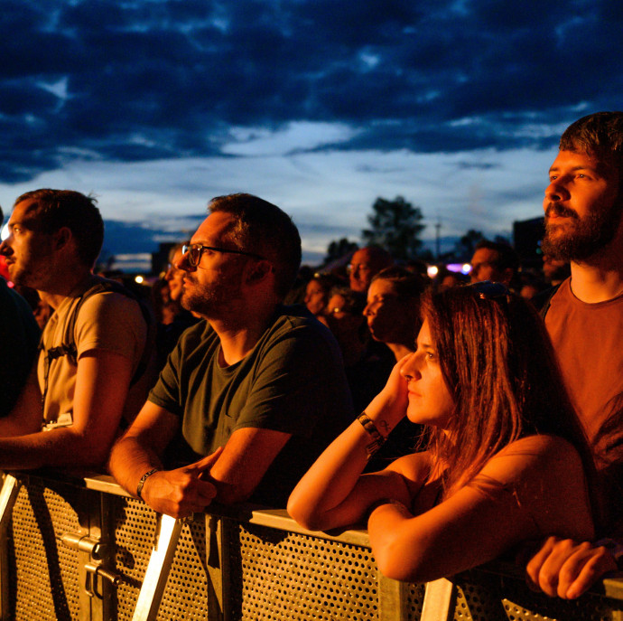 A fiatal magyar felnőttek már több mint fele beszél angolul