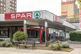 345 üzletbe telepít visszaváltó automatákat a Spar
