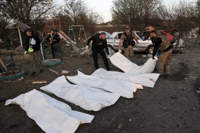 Hrozában jelenleg is zajlik a halálos áldozatok azonosítása – Fotó: Anatolij Sztepanov / AFP