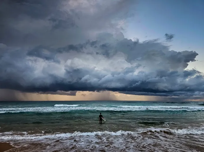 Szörfös vihar előtt – Fotó: Lez Irwig 