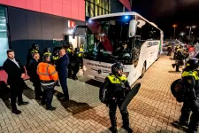 Őrizetbe vették a varsói csapat két futballistáját Hollandiában, sürgős diplomáciai lépéseket követel a lengyel kormányfő