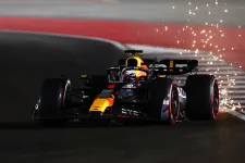 Verstappené a katari időmérő, elvett körös dráma a McLarennél és Péreznél