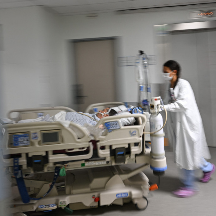 Beleszállt az államtitkár a magánegészségügybe, de bírná-e az állam saját maga az ellátást?