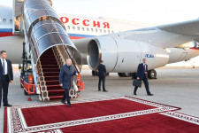 Putyin Kirgizisztánba érkezett
