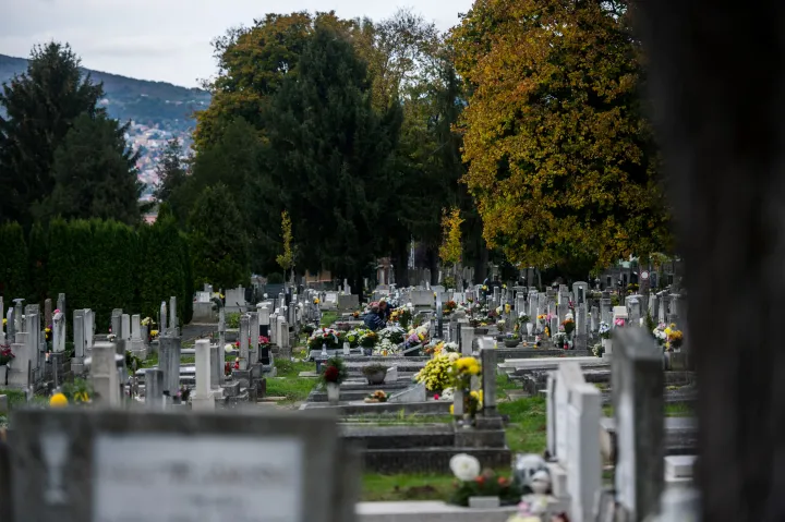 Kétmilliárdot nyúltak le túlárazott és felesleges temetői munkákkal